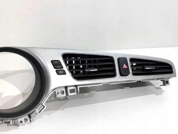 Rejilla de ventilación delantera OEM 84832-A2000 Kia Ceed image 3