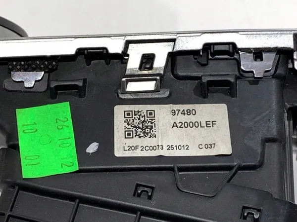 Rejilla de ventilación delantera OEM 84832-A2000 Kia Ceed image 8