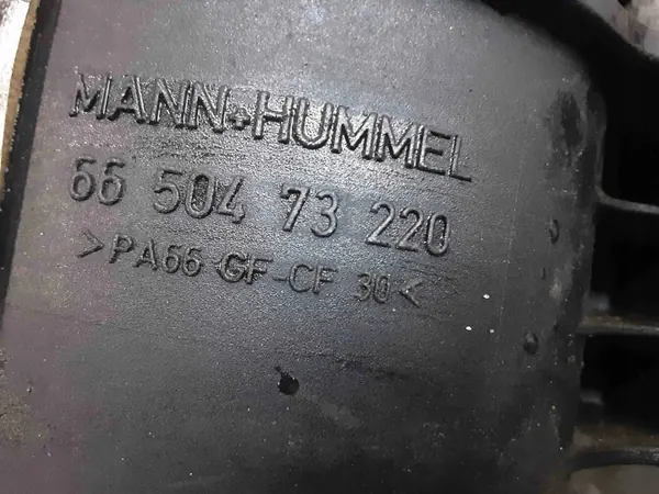 Volvo V70 2015 Bränslefilterhus OEM 31302682 image 3