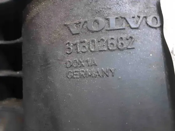 Volvo V70 2015 Bränslefilterhus OEM 31302682 image 4