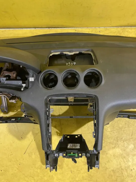 Salpicadero Peugeot 308 OEM YBV18426 - Usado image 3