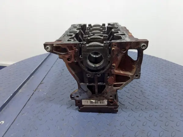 Skoda Moottorilohko OEM 04L103011 - 2.0 TDI 150hv image 5