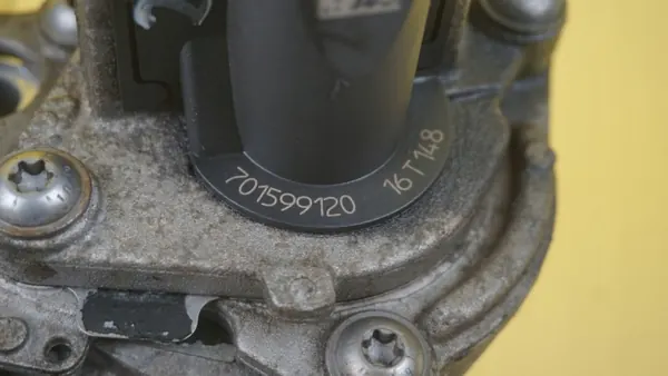Válvula EGR OEM B13DTR para Corsa E Astra K 1.3 CDTI image 5