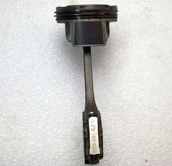 OEM 1.2 16V G4LA Kolv Vevstake Set - Begagnad image 3