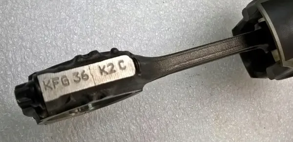 OEM 1.2 16V G4LA Kolv Vevstake Set - Begagnad image 5
