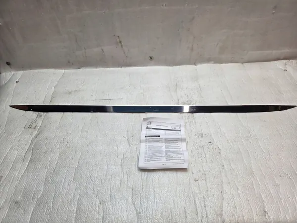 OEM A4491ADE00ST Moldura de maletero para KIA Carens IV image 2