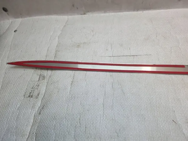 OEM A4491ADE00ST Moldura de maletero para KIA Carens IV image 5