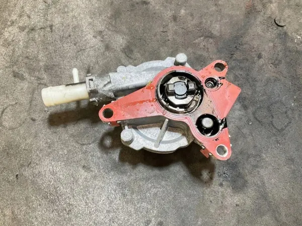 Bomba de vacío OEM 146508418R para Nissan Navara 2.3L image 2