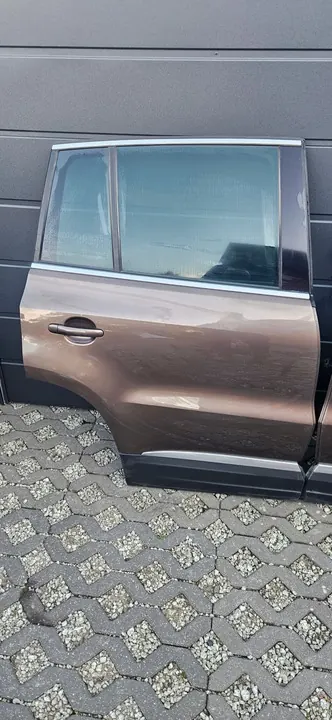 VW TIGUAN 5N LIFT BAKDÖRR VÄNSTER BRUN LH8Z image 2