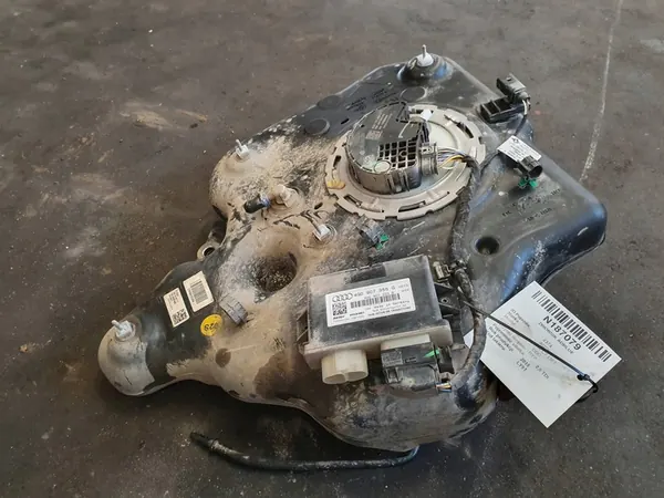 ADBLUE TANK AUDI A6 C7 LIFT image 2