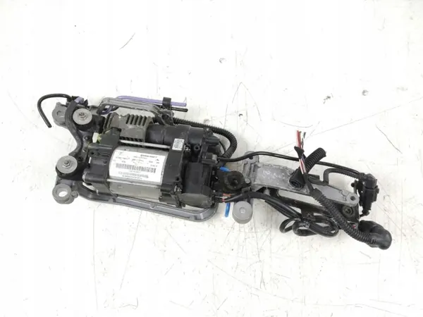 Porsche Macan Veringscompressor OEM 95B616006C image 6