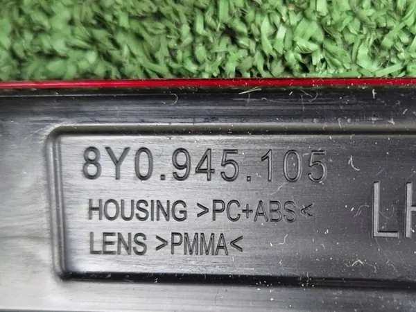 Audi A3 8Y vänster bakreflektor OEM 8Y0945105 image 5