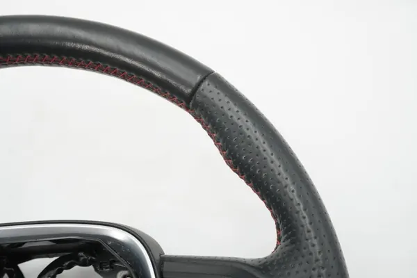 Volant cuir OEM usagé pour Toyota Corolla GR Sport image 5