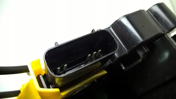 KIA SORENTO III 2015-2020 Främre Höger Dörrlås OE 81320-C5010 image 7