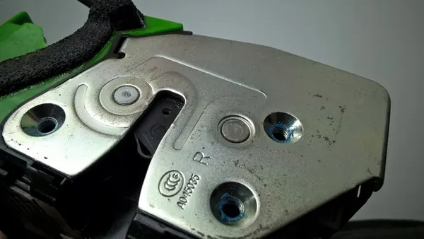 KIA SORENTO III 2015-2020 Främre Höger Dörrlås OE 81320-C5010 image 8