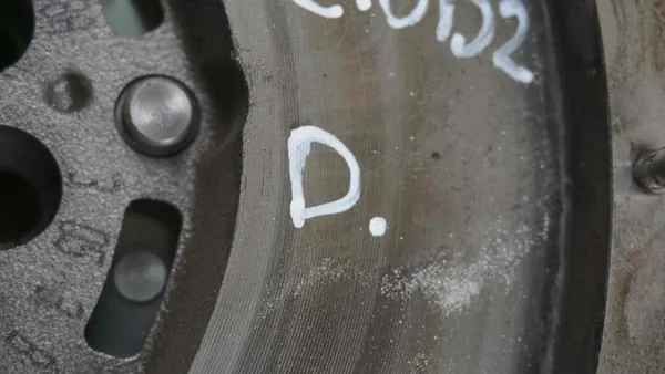 Volvo V60 S60 V40 2.0 D D2 Kaksimassajousi image 5