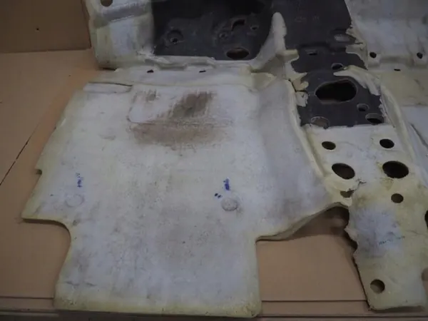 Vloerisolatieschuim OEM 9813339380 voor Citroen C3 III image 4