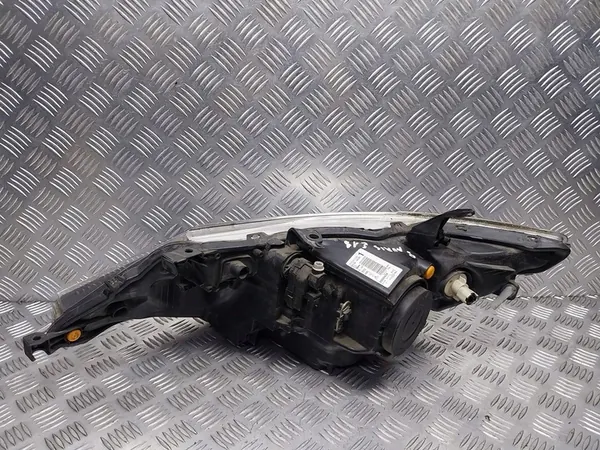 Lámpara LED Delantera Derecha Toyota Auris II 81130-02J61 image 3