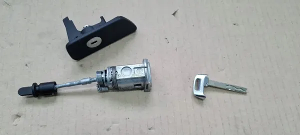 OEM 4M8837167 Ovenlukon sisäosa Audi SQ8 RSQ8 Q8 image 2