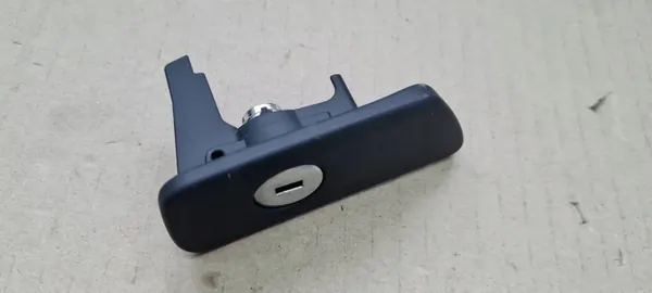 OEM 4M8837167 Ovenlukon sisäosa Audi SQ8 RSQ8 Q8 image 7