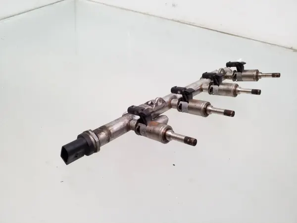 Skoda Octavia Mk3 inspuitset OEM 04E133320D image 2