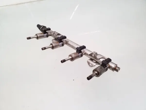 Skoda Octavia Mk3 inspuitset OEM 04E133320D image 3