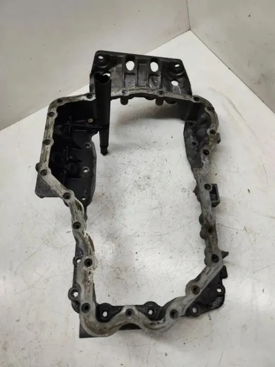 Peugeot OE 9688578780 Base do Cárter - Usado image 5