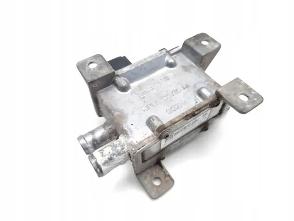 Válvula de controlo de refrigerante JPLA-10C780-AA Land Rover image 9