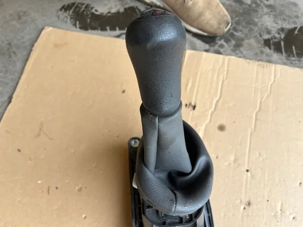 Vaihdekeppi Dacia Sandero I 2008-2012 image 3