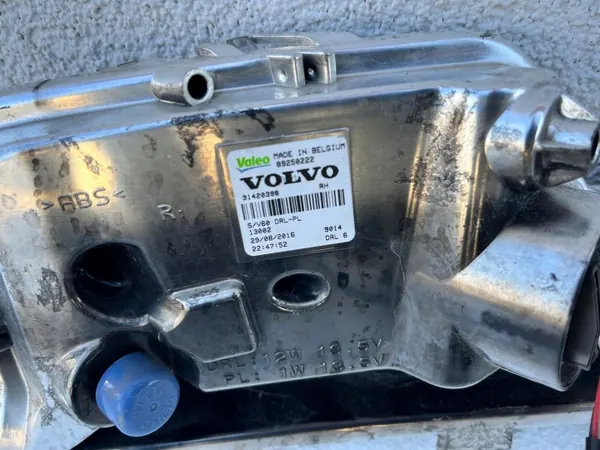 Phare droit HALOGEN LED V60 S 60 OEM 31420396 image 8