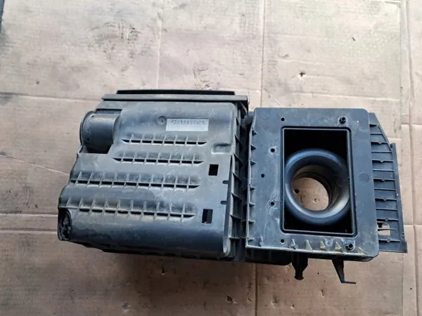 Ilmansuodatin kotelo OEM 30677718 Ford Mondeo MK4 2.5T image 6