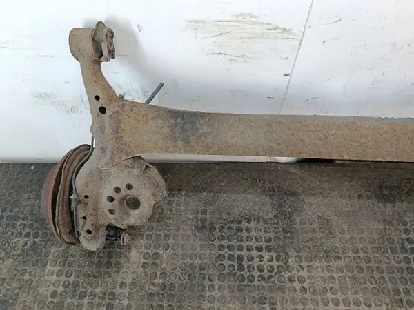 Hinterachsschwinge OEM für Toyota Yaris I FL 1.0 image 3