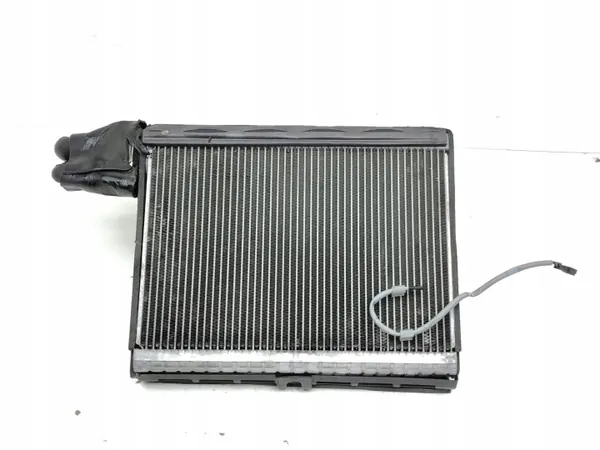 OEM AMD171188 AC-höyrystin Range Rover Sport L320:lle image 9