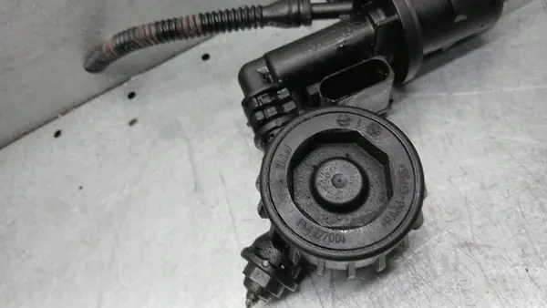 Bomba de Embreagem VW Passat B6 2.0TDI 05-10 Sedan 3C0721388B image 3