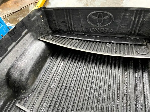 Caja de carga Toyota OE para Hilux VIII - Estado usado image 5