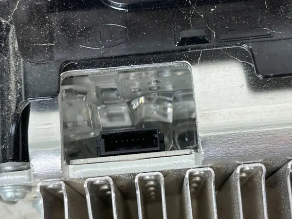 Peça Farol Volvo Lado Direito Usado OEM 23392620 image 9