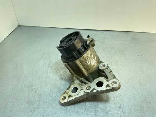 Ölfiltergehäuse Toyota Prius OEM FBZ25612 - Gebraucht image 2