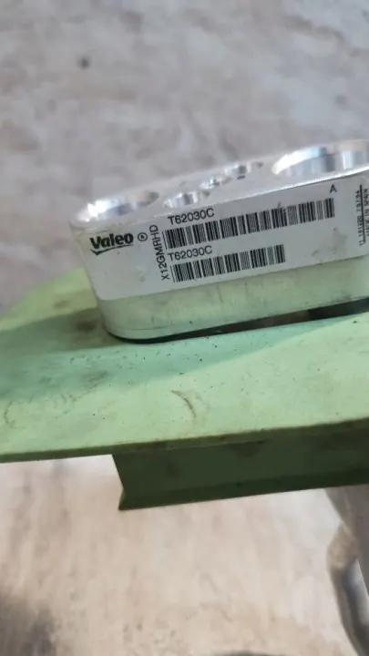 Etulämmitin OEM T62030C Nissan Leaf II ZE1:lle image 8