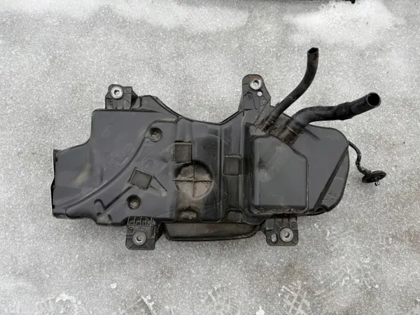 AdBlue-säiliö OEM 80A131878AN Audi Q5 II 2.0 TDI:lle image 2