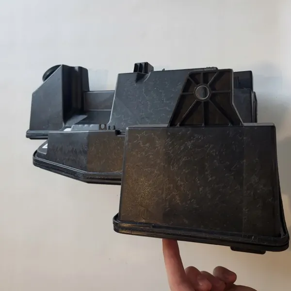 Audi Q8 E-Tron ruitenwisservloeistoftank OEM 4kE955453F image 5