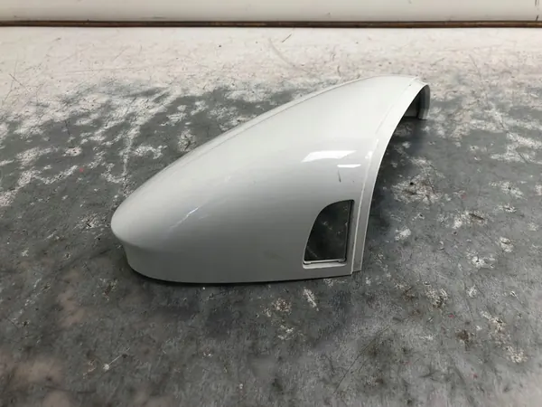 Couvercle de rétroviseur droit VW Golf VIII image 3