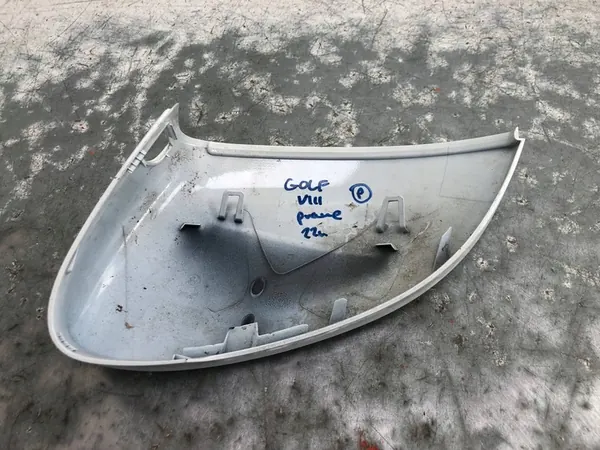 Couvercle de rétroviseur droit VW Golf VIII image 4
