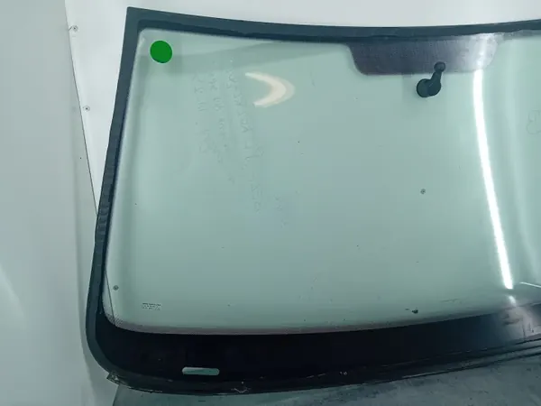 Begagnad VW Beetle vindruta OEM SZYBA CZOŁOWA image 5