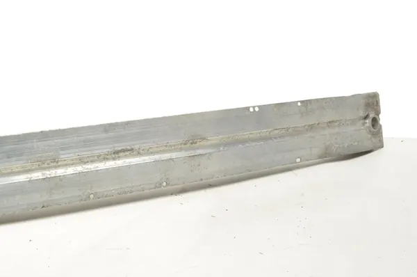 Porsche Etupuskuri 8R0 807 113 D image 2