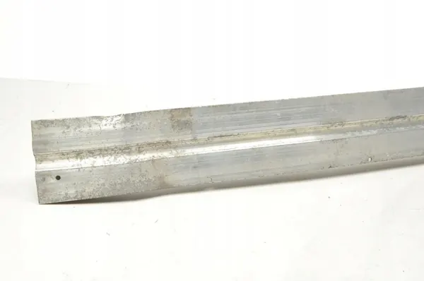 Porsche Etupuskuri 8R0 807 113 D image 7