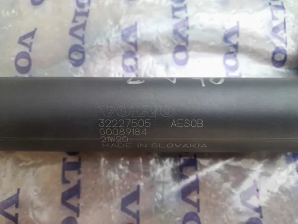 Atuador de porta-malas esquerdo VOLVO S90 2019 image 3