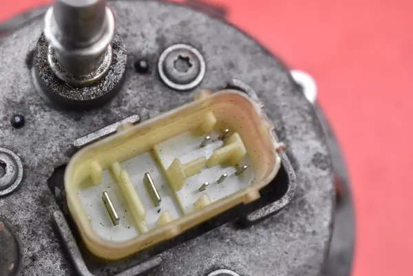 Polttoainesuodattimen Kotelo 50926778 Opel Combo D 1.3 CDTI image 7