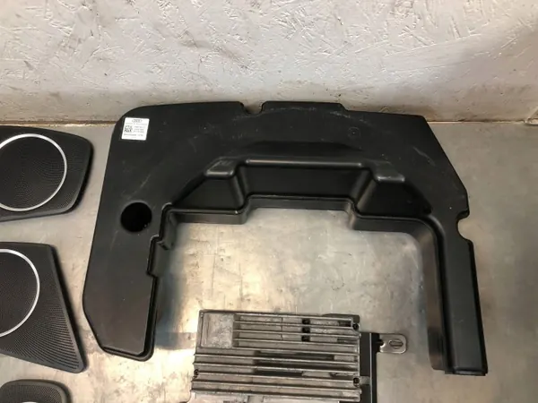 Kit de Áudio OEM 8T1035223 para Audi A4 B8 Avant S-Line image 9
