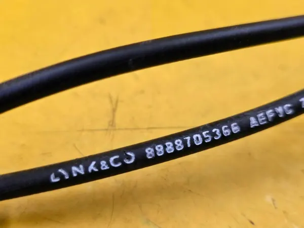 Lynk & Co 01 Konepellin avauskaapeli OEM 8888880342 image 3