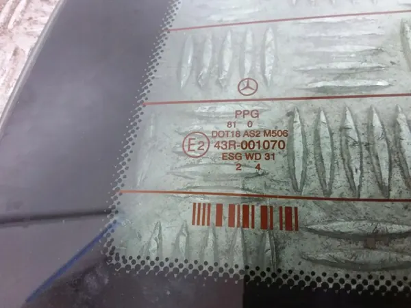 Luna trasera Mercedes-Benz OEM ARA106504 - Usado image 3